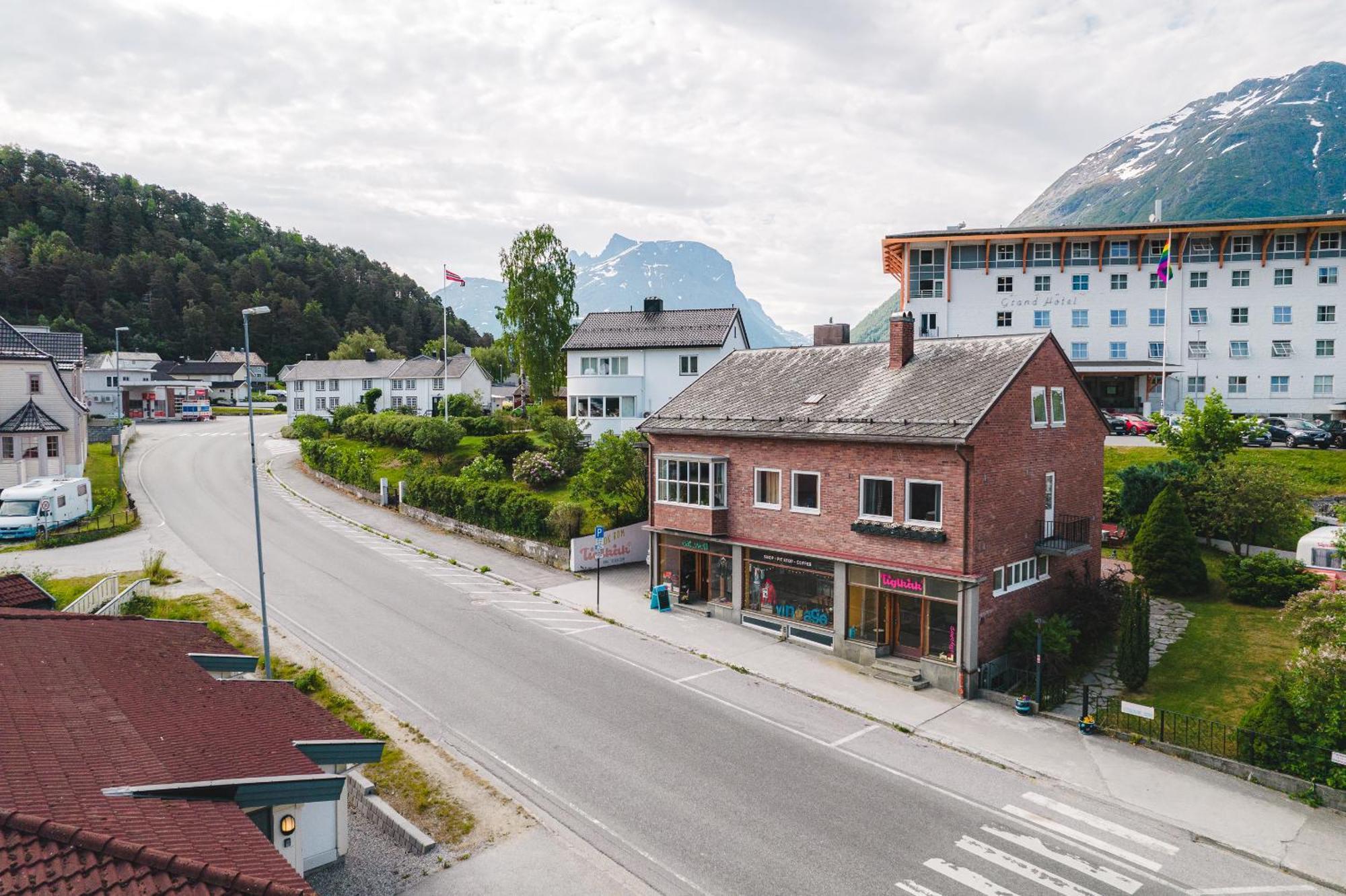 Tiglkak Hostel Andalsnes Exterior photo